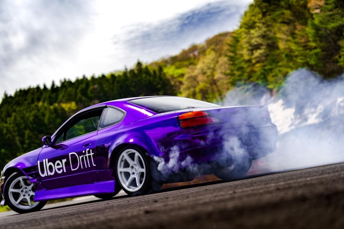Comment Uber a transformé un simple trajet en expérience façon Tokyo Drift ?