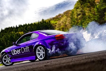 Comment Uber a transformé un simple trajet en expérience façon Tokyo Drift ?
